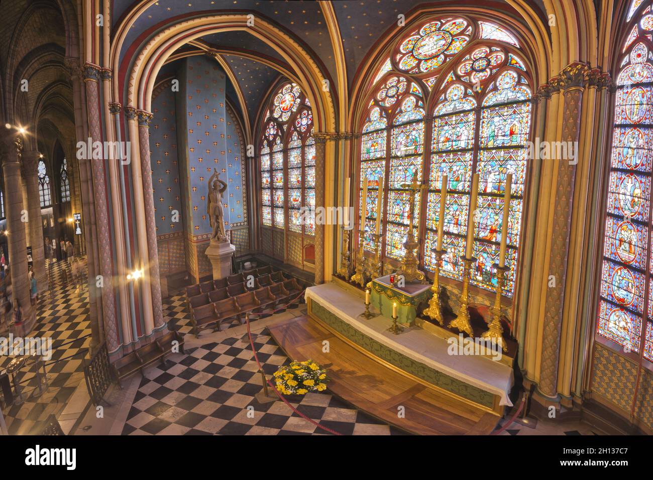 FRANCE.PARIS (75) CATHÉDRALE NOTRE DAME.A DROITE DE LA CHAPELLE CENTRALE, LA CHAPELLE SAINT-GEORGES, AUJOURD'HUI LA CHAPELLE DU SAINT-SACREMENT.LA CRU Banque D'Images