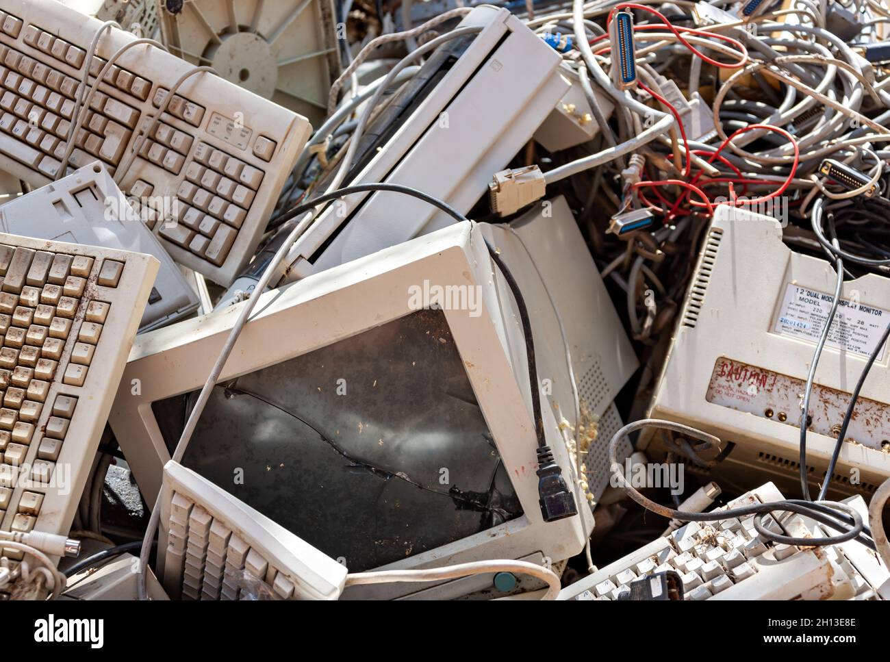 En Afrique et en Asie sont expédiés chaque année des tonnes de déchets électroniques en tant que deuxième main ou pour le recyclage la création d'un problème environnemental pour cette pauvre troisième wo Banque D'Images