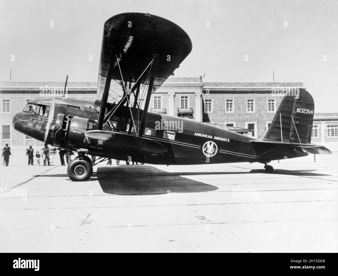 Photographie vintage en 1934 d'un avion de ligne Curtiss T-32 Condor II, NC12354, appartenant à American Airlines.Cet avion s'est écrasé dans les montagnes Catskill le 9 juin 1934, tuant tous les passagers. Banque D'Images