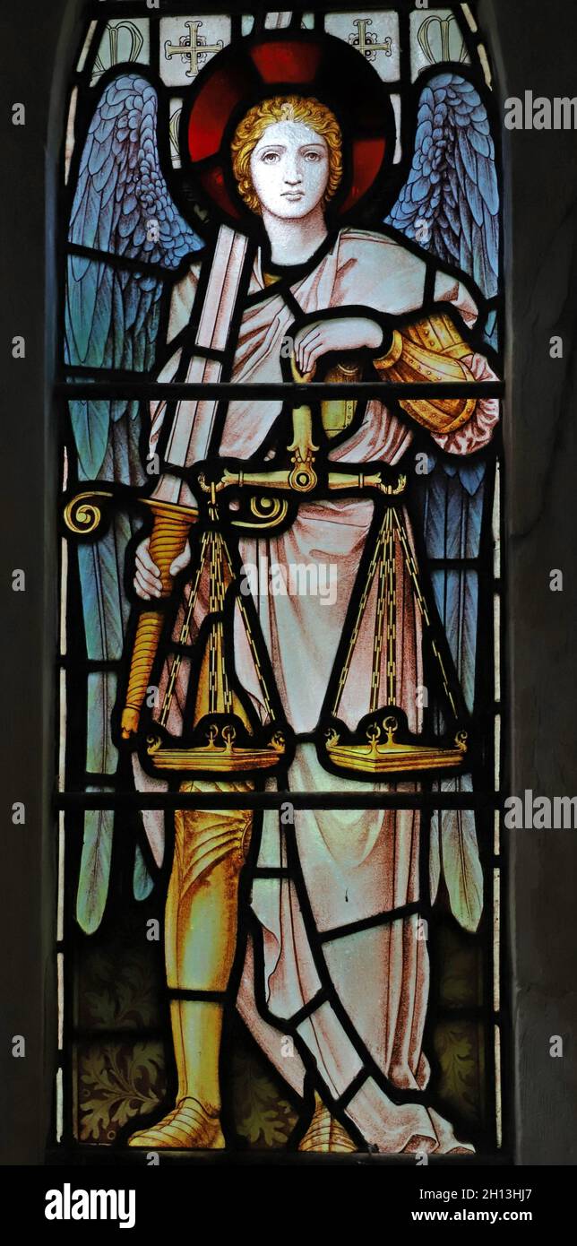Vitraux représentant l'Archange Michael, l'église St Mary, Gilston, Hertfordshire Banque D'Images