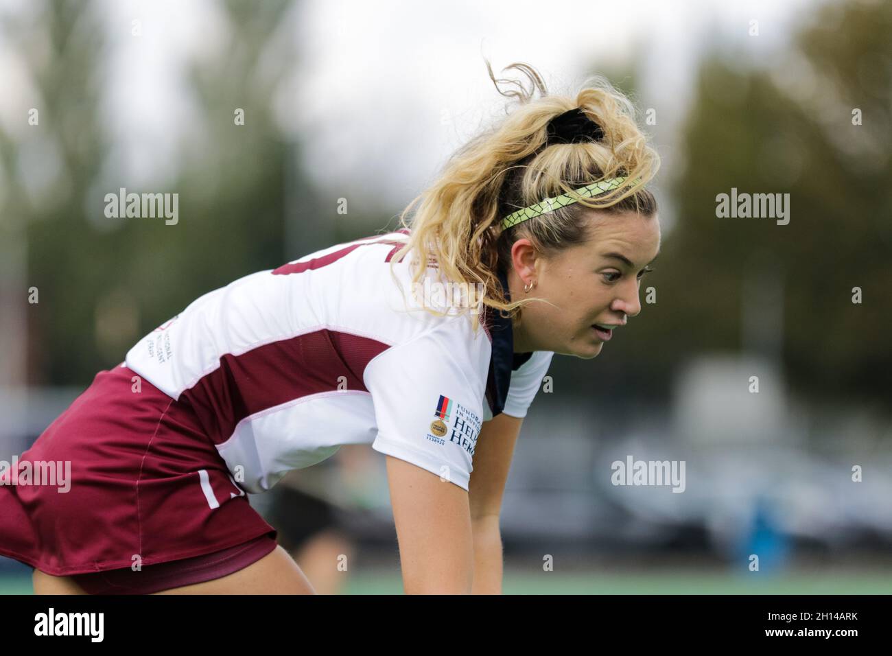 Londres, Royaume-Uni.16 octobre 2021.Sophie Hawkins (15 Wimbledon) au match de la première ligue de hockey Vitality Womens entre Wimbledon et Beeston à la Raynes Park High School de Londres, en Angleterre.Crédit: SPP Sport presse photo./Alamy Live News Banque D'Images