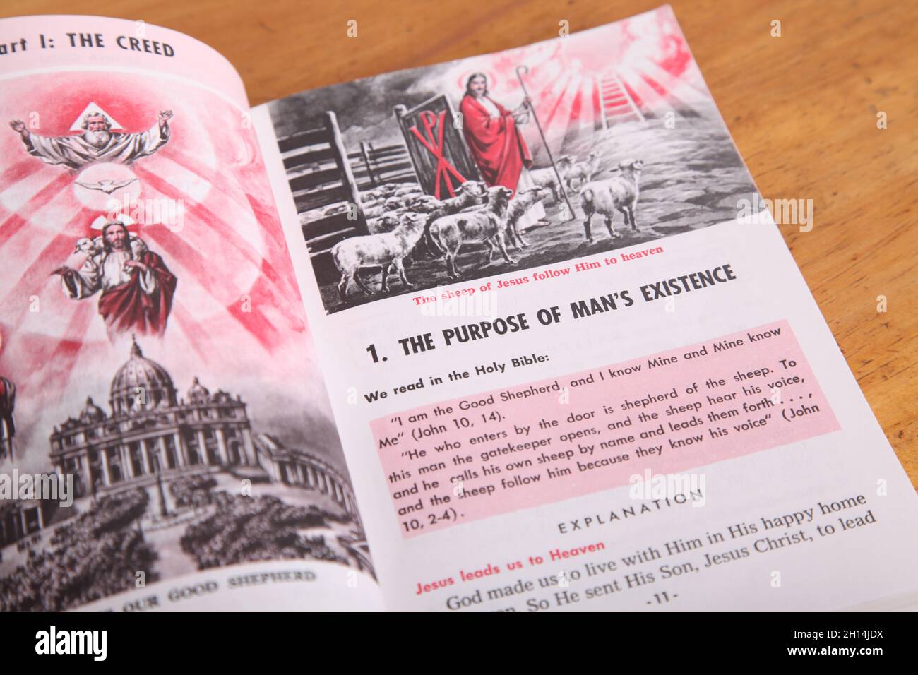Le nouveau Catéchisme de Saint Joseph Baltimore édition officielle révisée par le Père Bennett CP, 1964 Éditions catholiques du livre Banque D'Images
