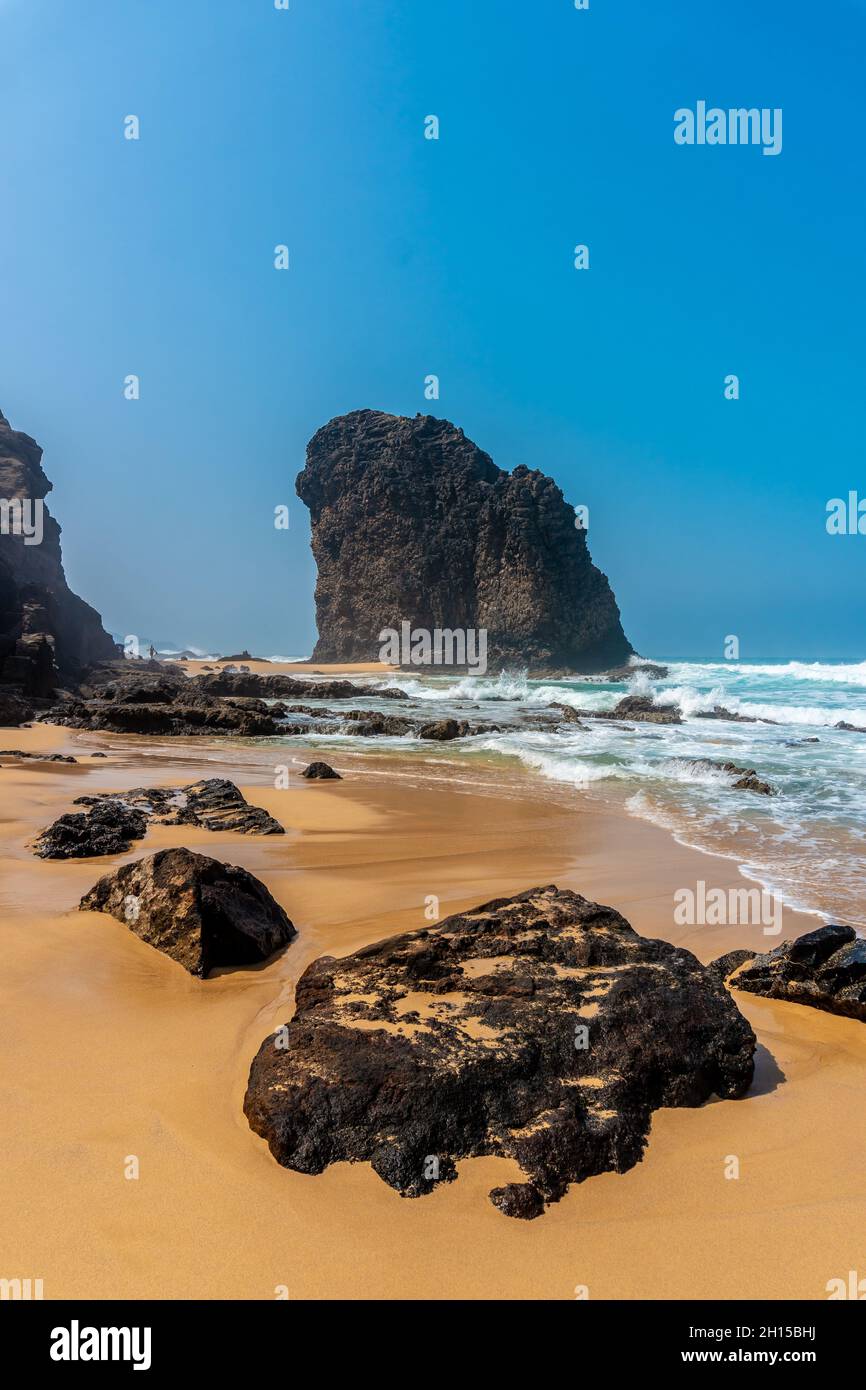 Célèbre Roque Del Moro dans la plage de Cofete, parc naturel de Jandia, Barlovento, îles Canaries, Espagne Banque D'Images