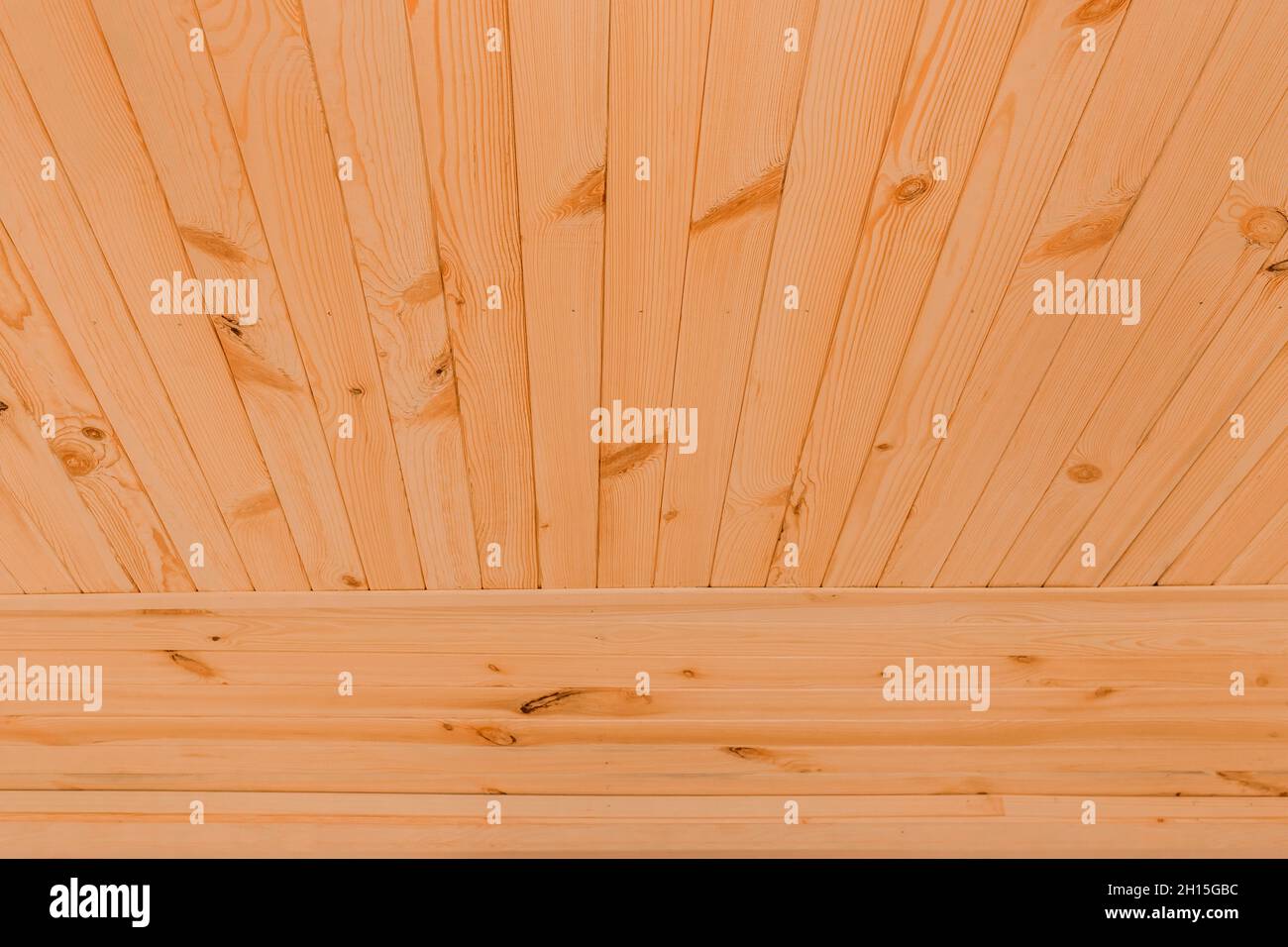 Panneaux de plafond en bois extérieur conception intérieure en bois texture surface arrière-plan en bois. Banque D'Images