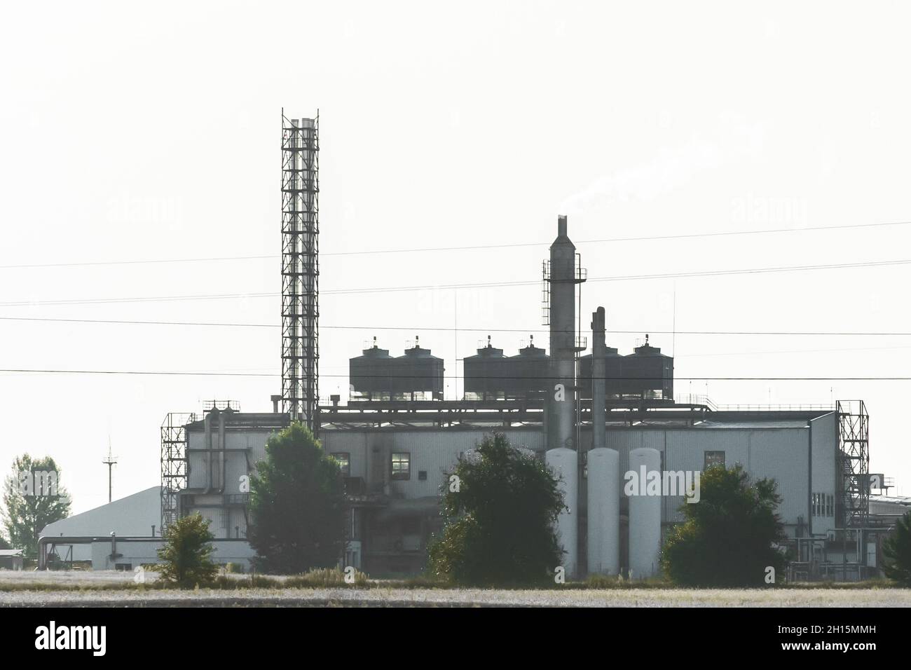 Centrale électrique industrielle puissante production Station de pollution environnementale. Banque D'Images