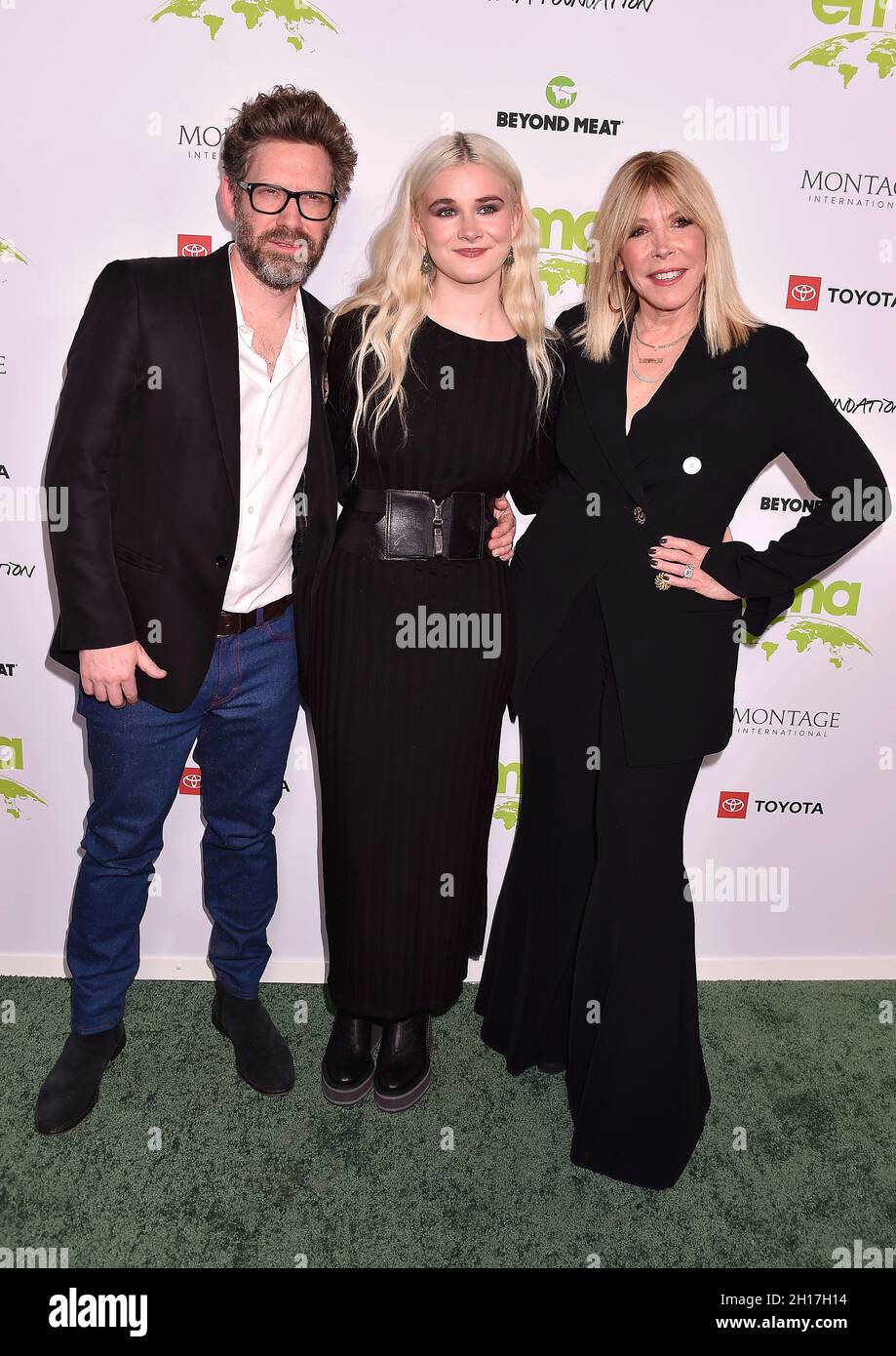 LOS ANGELES, CA - OCTOBRE 16 : (G-D) K.Asher Levin, Harlow Jane et Debbie Levin assistent au Gala des prix de l'Environmental Media Association (EMA) à GEARBO Banque D'Images