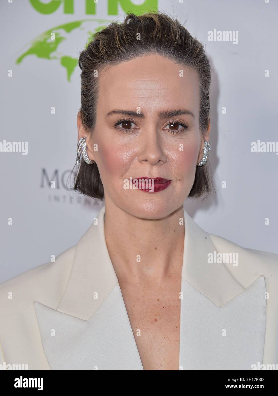 VAN NUYS, LOS ANGELES, CALIFORNIE, États-Unis - OCTOBRE 16 : l'actrice Sarah Paulson arrive au gala 2021 des prix de l'Association des médias environnementaux (EMA) qui s'est tenu à LA BOÎTE DE VITESSES LA le 16 octobre 2021 à Van Nuys, Los Angeles, Californie, États-Unis.(Photo par image Press Agency) Banque D'Images