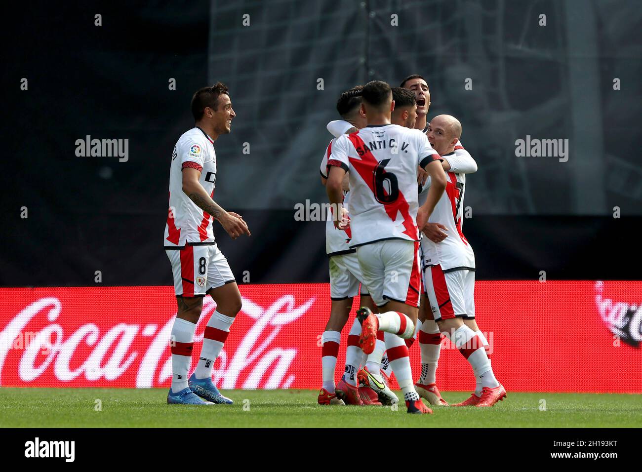 Madrid Espagne; 10.17.2021.- Rayo Vallecano vs Elche, match de la ligue espagnole de football 09 de la saison 2021-2022, tenu au Stade de Vallecano Rayo Vallecano joueur Mario Hernandez Fernandez célèbre son but.Tableau de bord final Rayo 2 Elche 1 objectifs de Rayo: Mario Hernandez Fernandez 26  et Randy Nteka 65  but de Elche: Lucas Boye 14  photo: Juan Carlos Rojas Banque D'Images