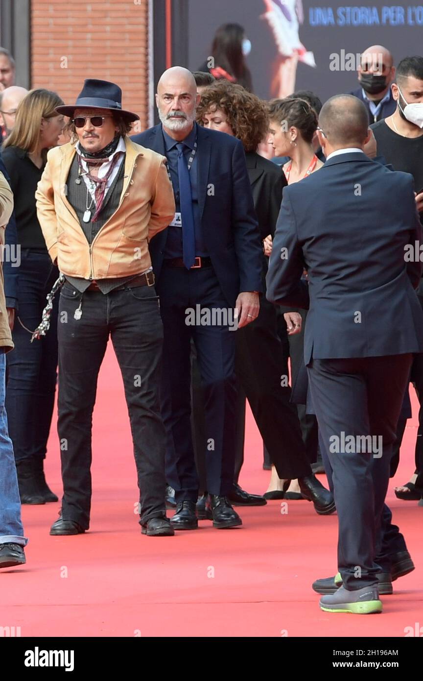 Rome, Italie.17 octobre 2021.Johnny Deep assiste au tapis rouge Puffins à l'Auditorium parco della Musica à Rome.Crédit : SOPA Images Limited/Alamy Live News Banque D'Images