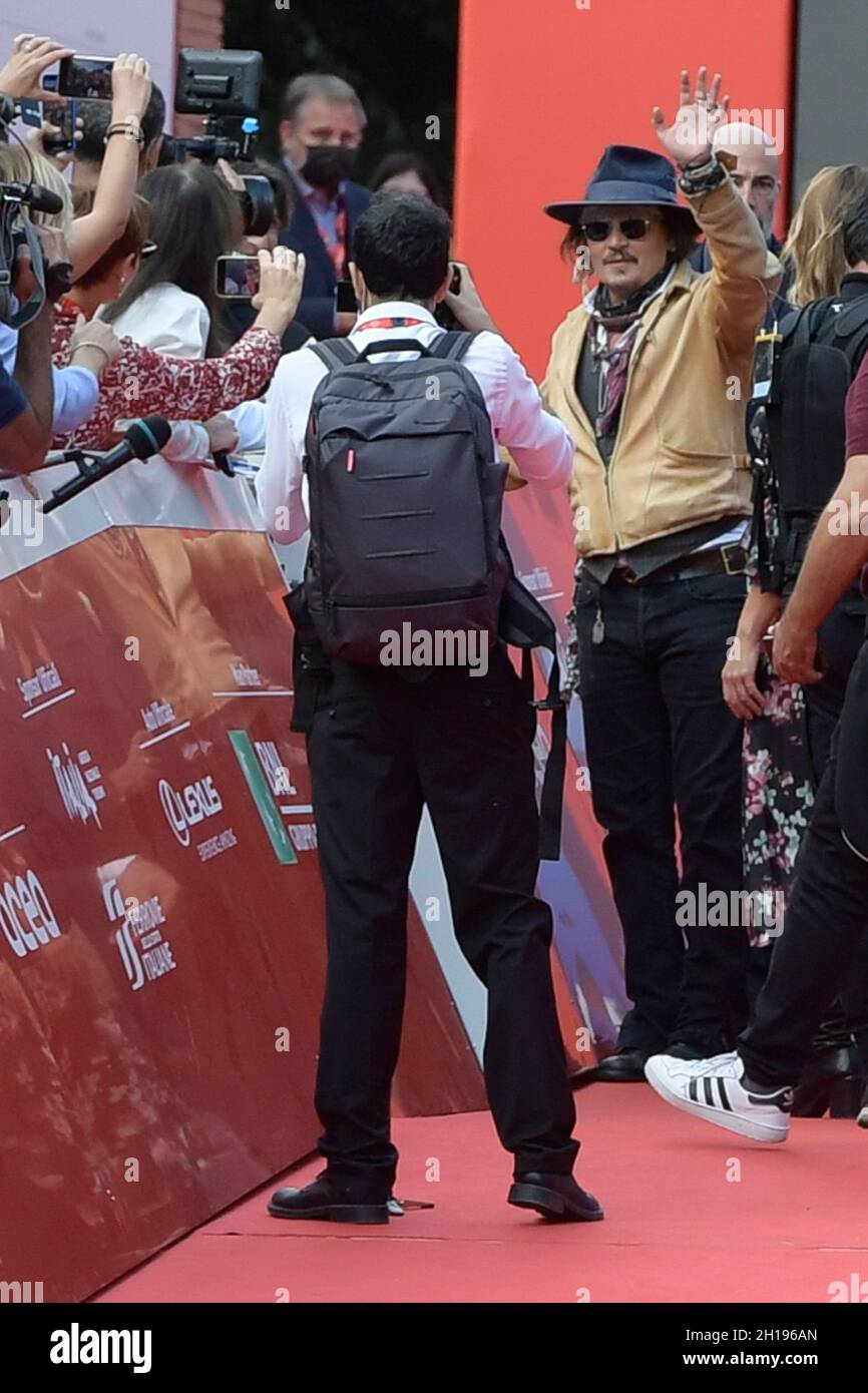 Rome, Italie.17 octobre 2021.Johnny Deep assiste au tapis rouge Puffins à l'Auditorium parco della Musica à Rome.Crédit : SOPA Images Limited/Alamy Live News Banque D'Images
