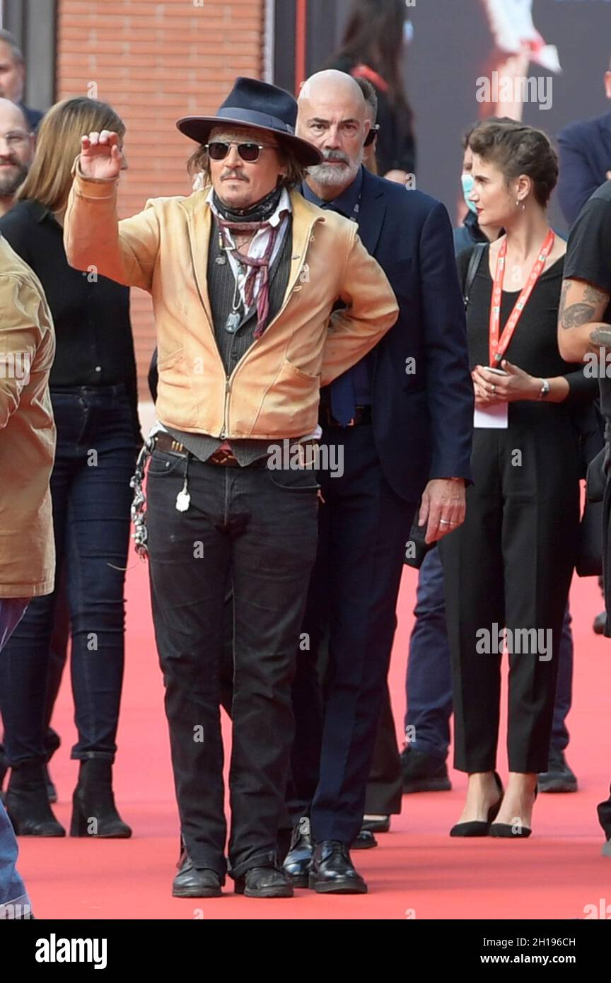 Rome, Italie.17 octobre 2021.Johnny Deep assiste au tapis rouge Puffins à l'Auditorium parco della Musica à Rome.Crédit : SOPA Images Limited/Alamy Live News Banque D'Images