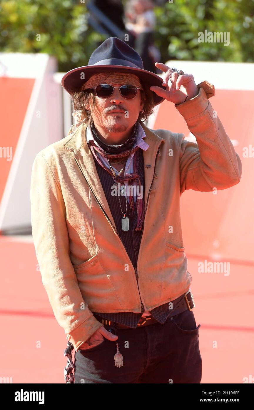 Rome, Italie.17 octobre 2021.Johnny Deep assiste au tapis rouge Puffins à l'Auditorium parco della Musica à Rome.Crédit : SOPA Images Limited/Alamy Live News Banque D'Images