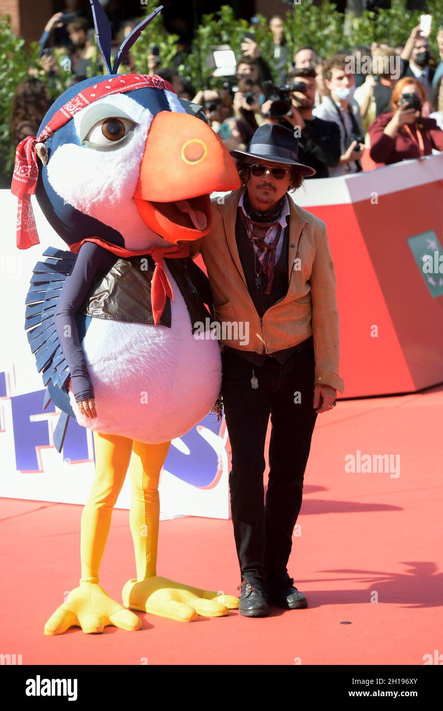 Rome, Italie.17 octobre 2021.Johnny Deep assiste au tapis rouge Puffins à l'Auditorium parco della Musica à Rome.(Photo de Mario Cartelli/SOPA Images/Sipa USA) crédit: SIPA USA/Alay Live News Banque D'Images