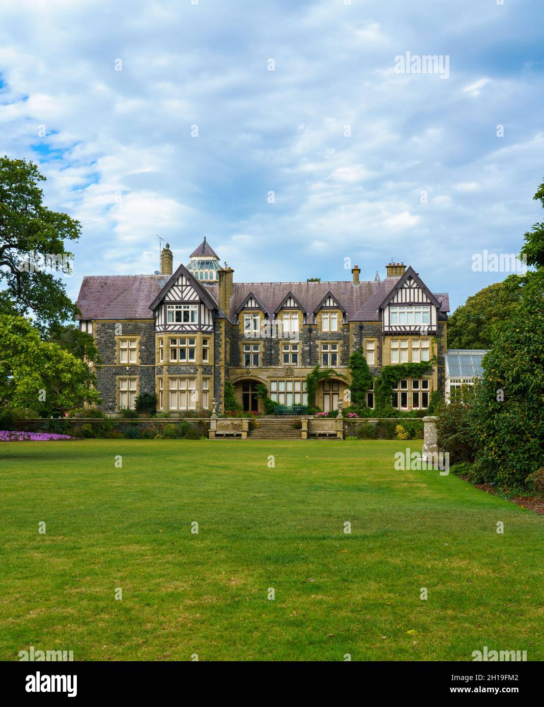 19th Century Bodnant Hall de la famille Aberconway, jardins confiés à la National Trust, Tal-y-CAFN, Conwy, pays de Galles Banque D'Images