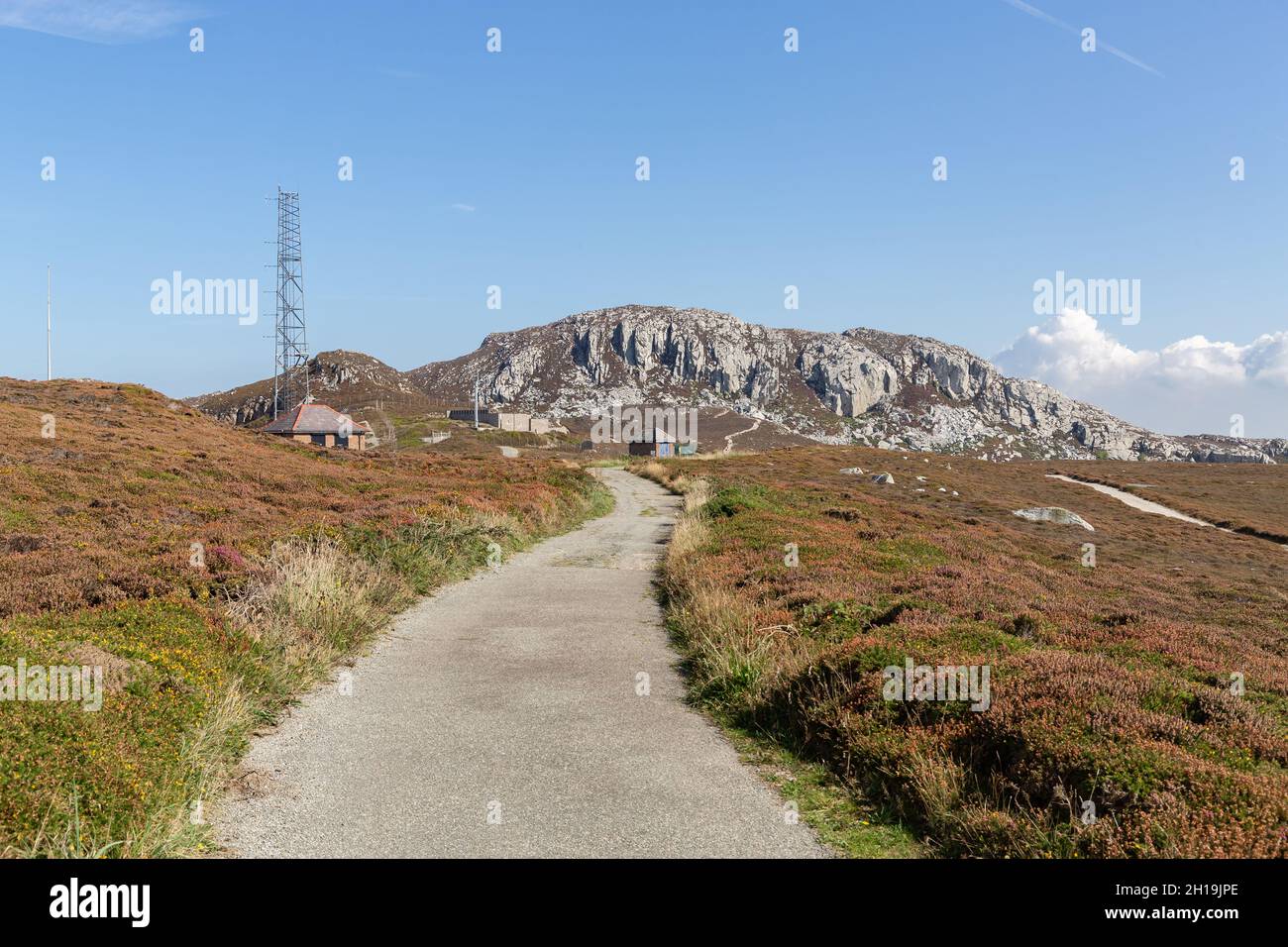 South Stack, pays de Galles: Holyhead montagne et émetteur DAB, Holy Island, Anglesey Banque D'Images