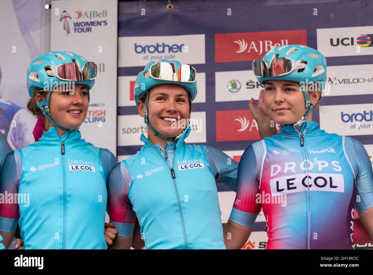 Alice Towers, Anna Christian, avril Tacey se prépare à la quatrième étape de la course cycliste AJ Bell pour femmes, à partir de Shoeburyness, Essex, Royaume-Uni Banque D'Images Alice Towers, Anna Christian, avril Tacey se prépare à la quatrième étape de la course cycliste AJ Bell pour femmes, à partir de Shoeburyness, Essex, Royaume-Uni Banque D'Images