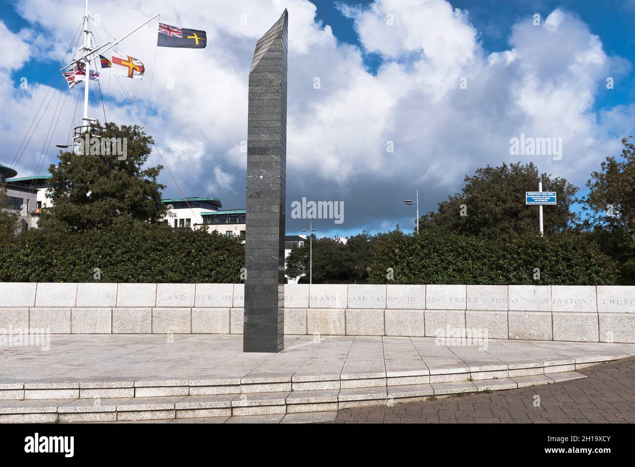 dh Monument de libération ST PETER PORT GUERNESEY WW2 Mémorial de guerre d'occupation îles du chenal allemand Banque D'Images