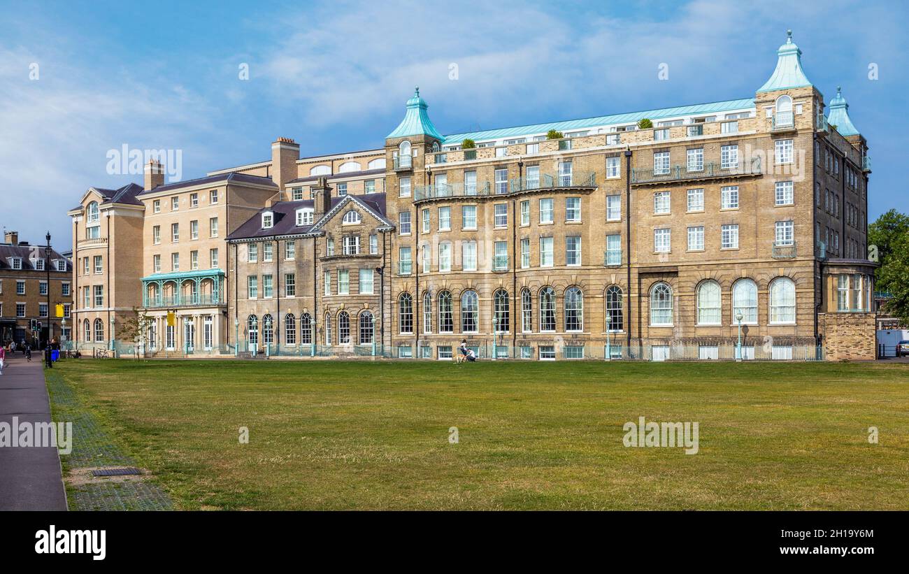 University Arms Hotel de Parker's Piece à Cambridge, Angleterre. Banque D'Images