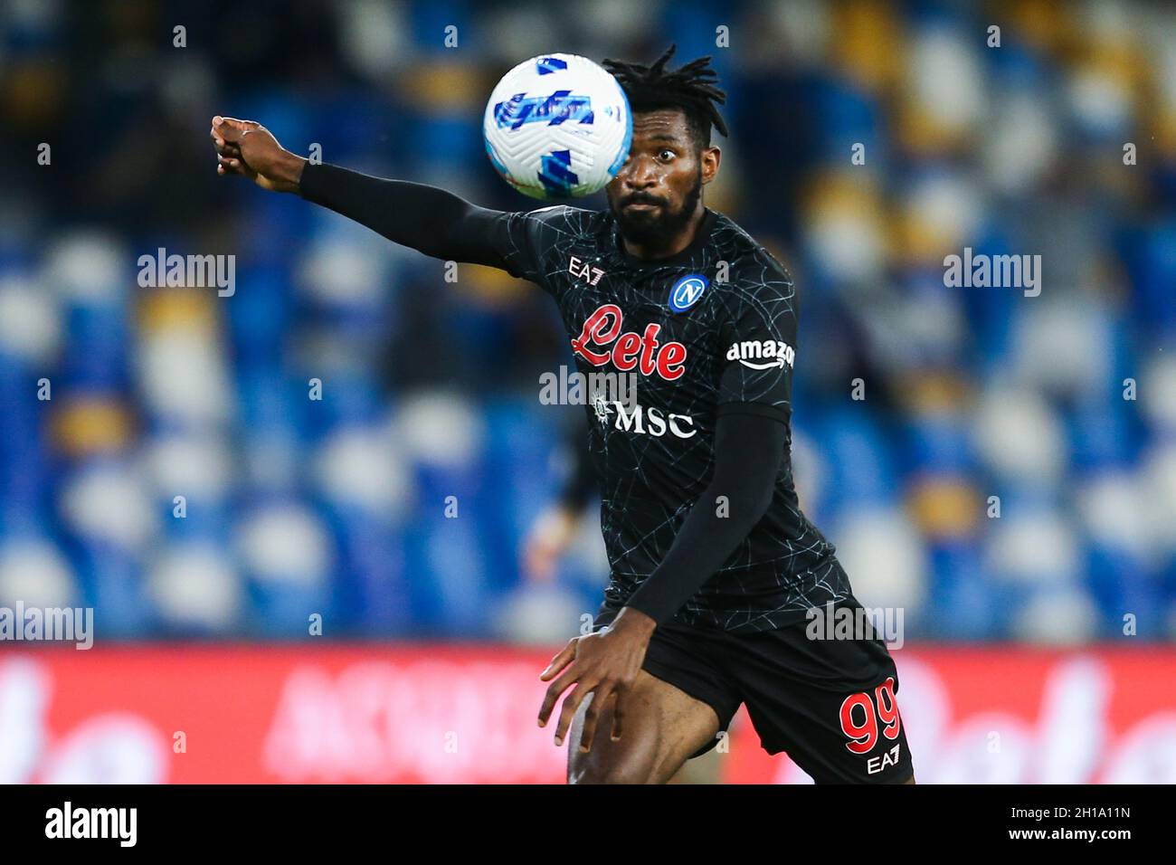 Andre Zambo Anguissa Attaquant Camerounais De Ssc Napoli Lors De La Serie Un Match De Football Entre Ssc Napoli Et Turin Au Stade Diego Armando Maradona Naples Dans Le Sud De L Italie