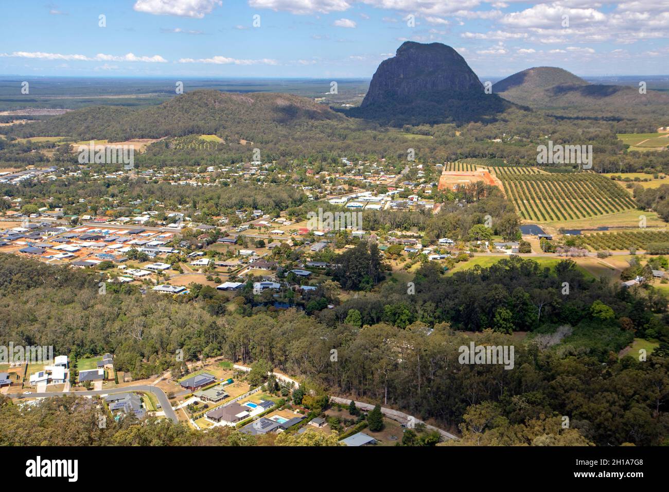 Le canton de Glass House Mountains et le Mont Tibrogargan et le Mont Beerburrum Banque D'Images