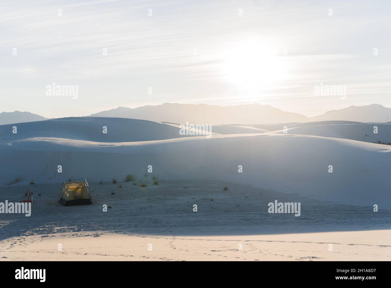 Campeurs au parc national de White Sands au Nouveau-Mexique. Banque D'Images
