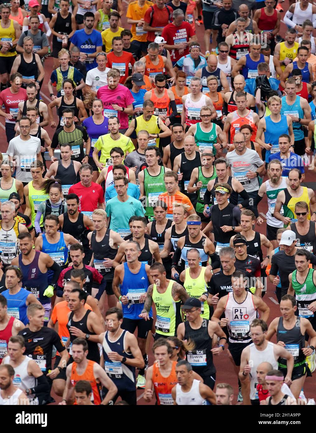 Début du marathon pendant le Marathon TCS d'Amsterdam 2021 le 17 octobre 2021 à Amsterdam, pays-Bas Credit: SCS/Soenar Chamid/AFLO/Alamy Live News Banque D'Images