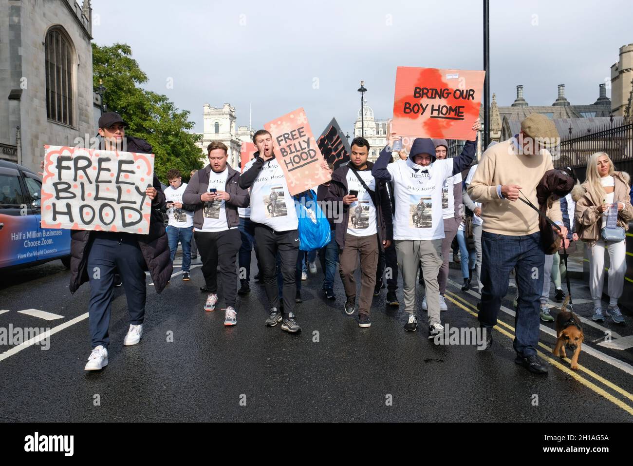 Londres, Royaume-Uni.La famille et les amis de l'homme britannique Billy Hood se réunissent pour protester contre sa peine de 25 ans pour possession d'huile de vape du CBD à Dubaï. Banque D'Images