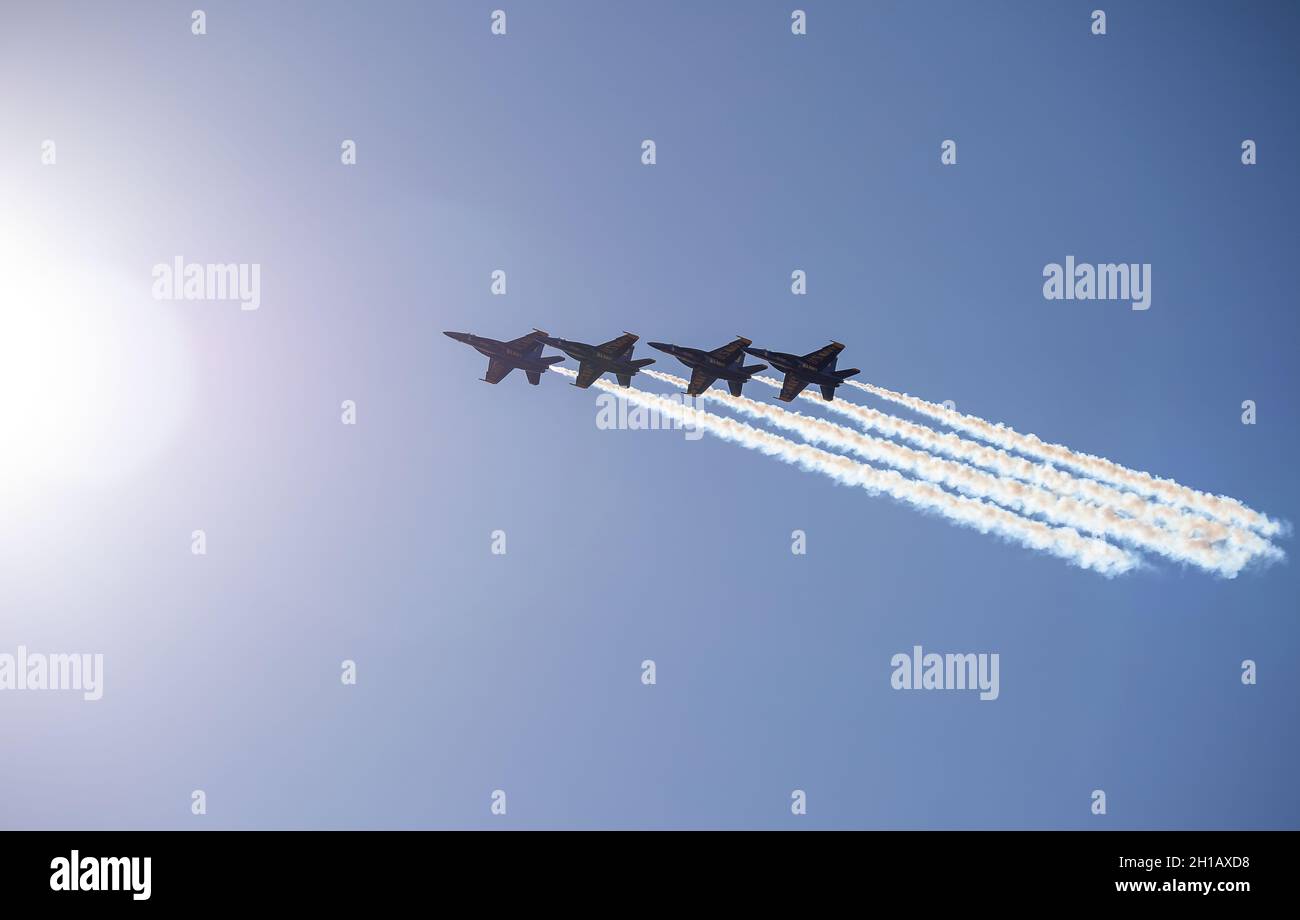 Semaine de la flotte à San Francisco, Californie.US Navy Blue Angels avion dans le ciel bleu Banque D'Images