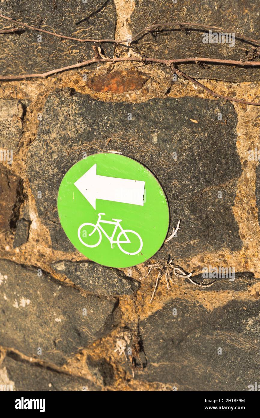 dh panneau de chemin de vélo ST MARTIN GUERNESEY panneaux de signalisation de vélo îles de canal Banque D'Images