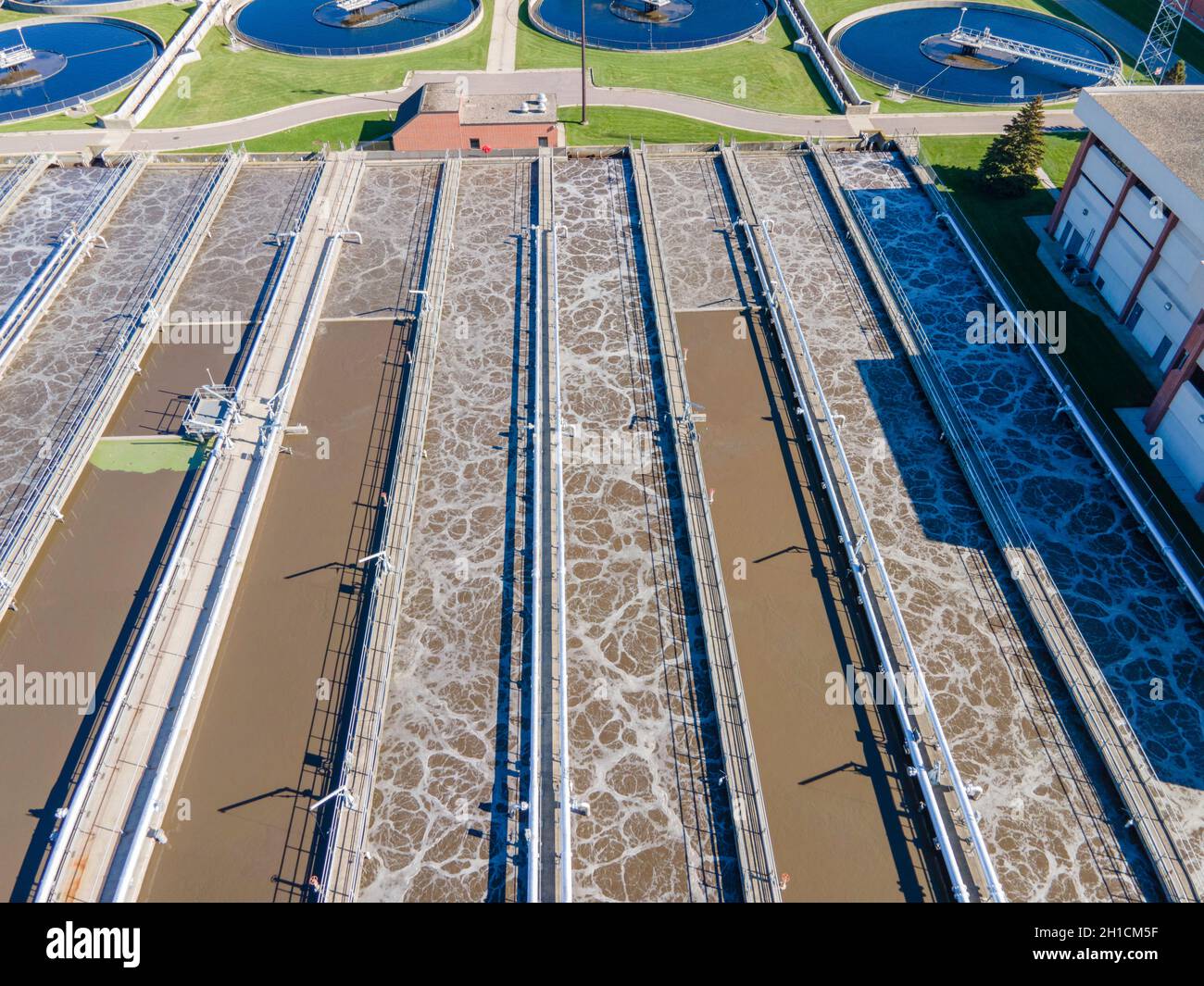 Photographie aérienne de l'installation de traitement des eaux usées de l'usine de Madison Metropolitan Sewwater District; Madison, Wisconsin, États-Unis. Banque D'Images