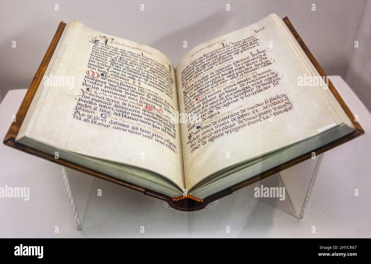 Almendralejo, Espagne - 26 janvier 2018: Livre de la cave dans le monastère de Guadalupe, considéré comme le plus ancien traité de vinification,1520. Vin Science Mus Banque D'Images