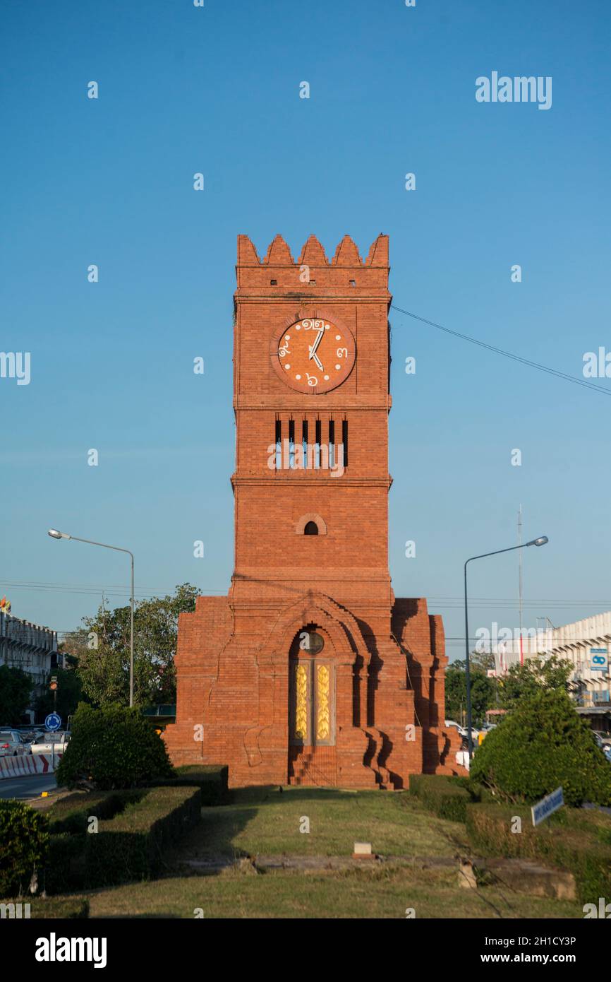 La tour de l'horloge dans la ville de Kamphaeng Phet dans la province de Kamphaeng Phet dans le nord de la Thaïlande. Thaïlande, Kamphaeng Phet, Novembre 2019 Banque D'Images