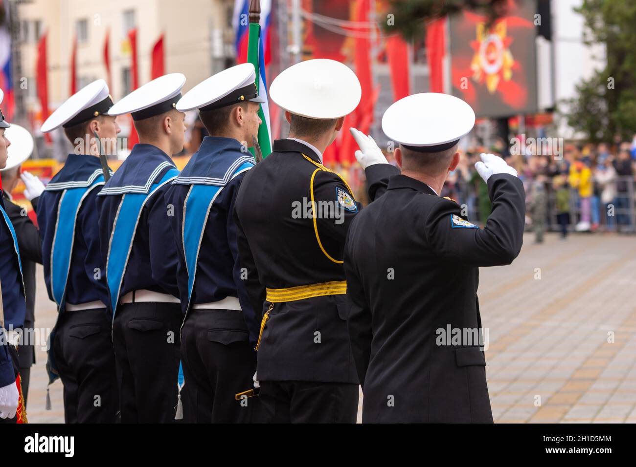 Anapa, Russie - 9 mai 2019 : salutation des marins lors du défilé du jour de la Victoire du 9 mai à Anapa Russie Banque D'Images