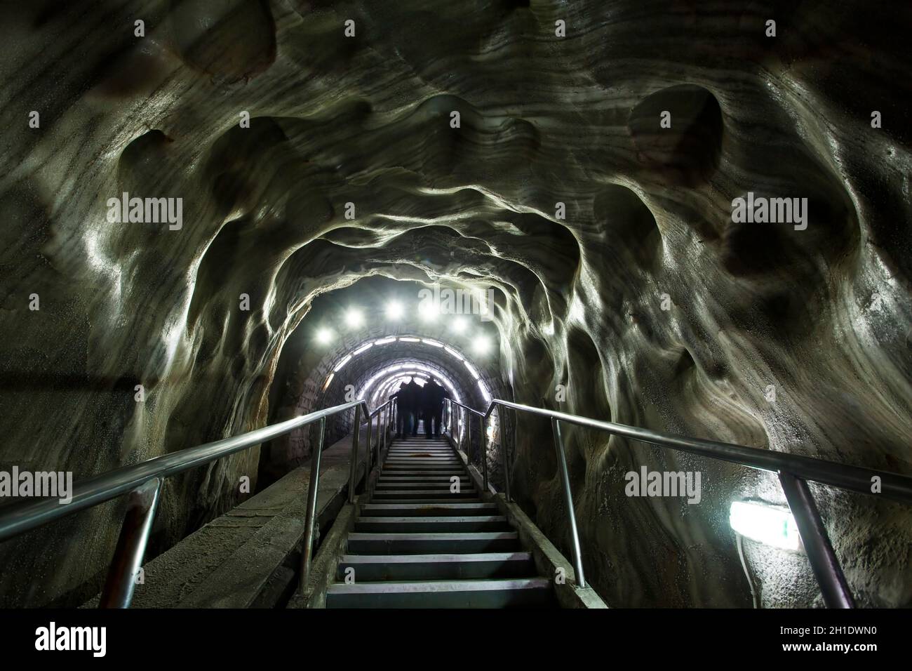 Escaliers d'entrée dans la mine de sel de Salina Turda dans la ville de Turda, Roumanie Banque D'Images