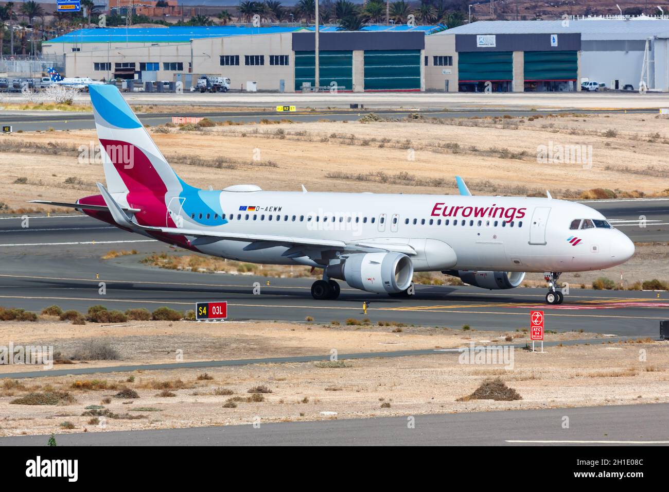 Gran Canaria, Espagne – 24 novembre 2019 : avion Eurowings Airbus A 320 à l'aéroport de Gran Canaria (LPA) en Espagne. Airbus est une manufacture européenne d'avions Banque D'Images