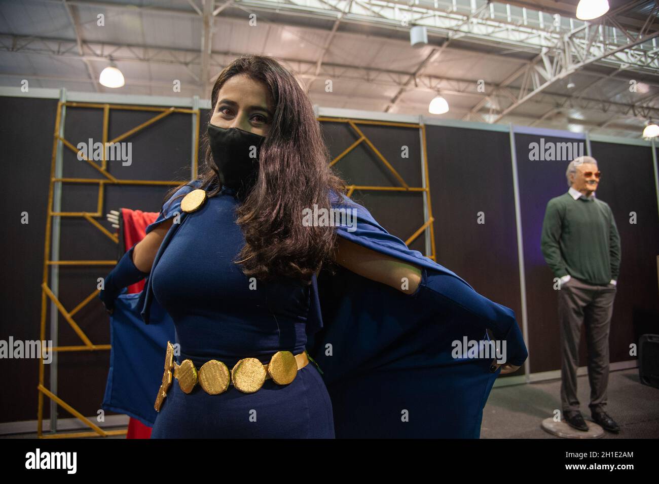 Un cosplayer pose pour une photo au musée de l'horreur pendant la première journée du SOFA (salon de l'Ocio y la Fantasia) 2021, une foire destinée à la geek audi Banque D'Images