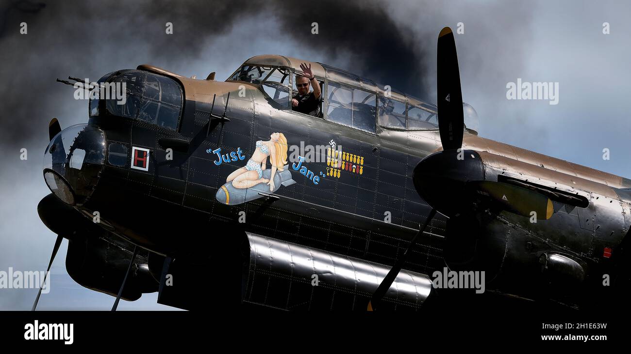 L'Avro Lancaster est un bombardier lourd britannique de la Seconde Guerre mondiale.Il a été conçu et fabriqué par Avro comme un contemporain de la Handley page Halifax, Banque D'Images