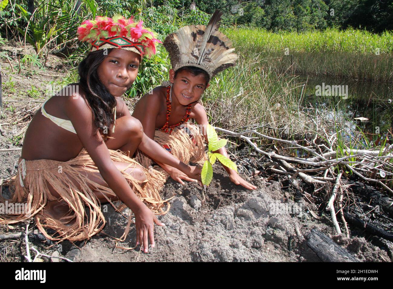 ilheus, bahia / brésil - 3 juin 2012: Les Indiens Tupinamba sont vus dans le village d'Itapuan dans la municipalité d'Ilheus.*** Légende locale *** Banque D'Images