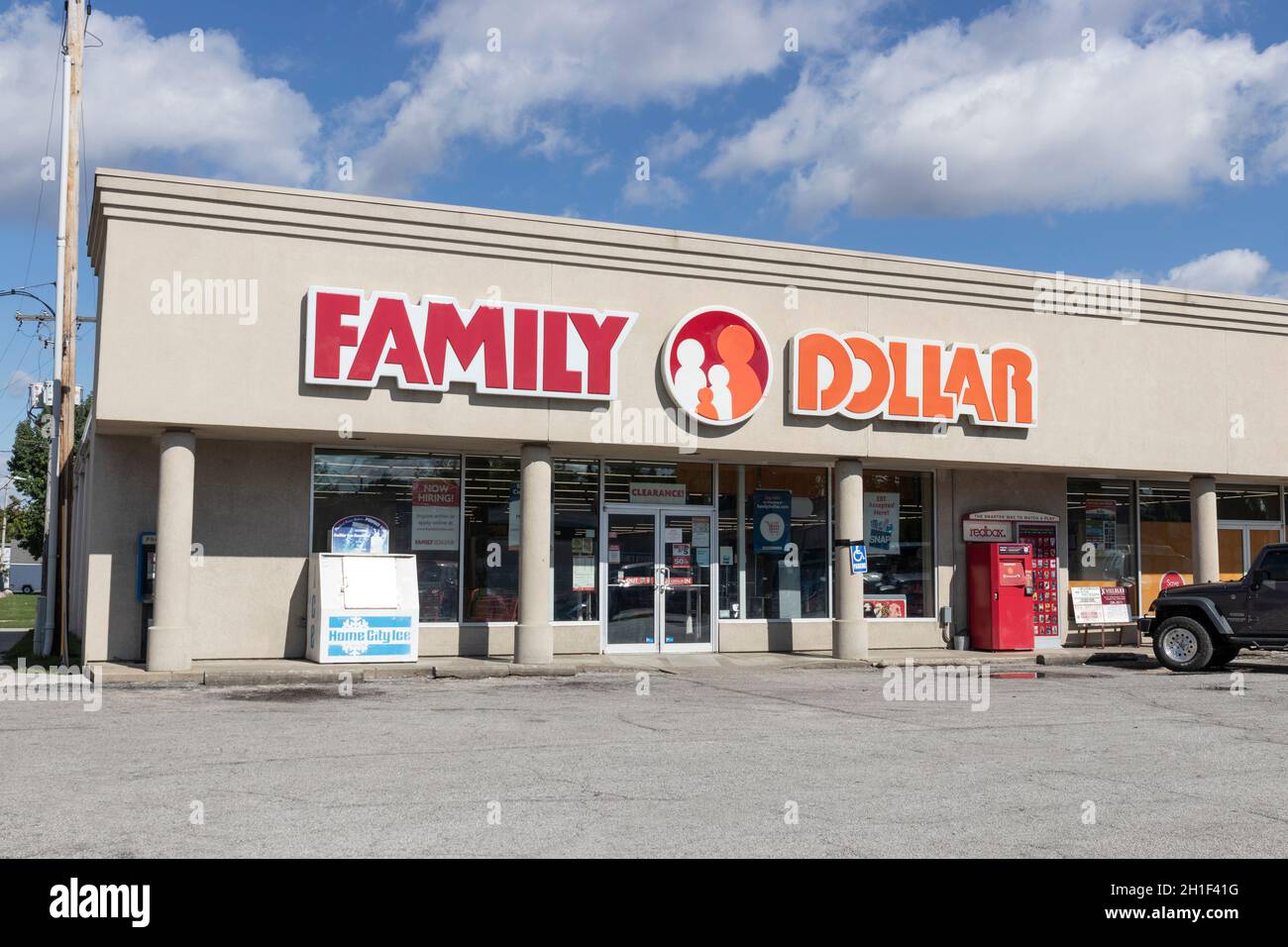 Frankfort - Circa octobre 2021: Family Dollar Variety Store.Family Dollar est une filiale de Dollar Tree. Banque D'Images