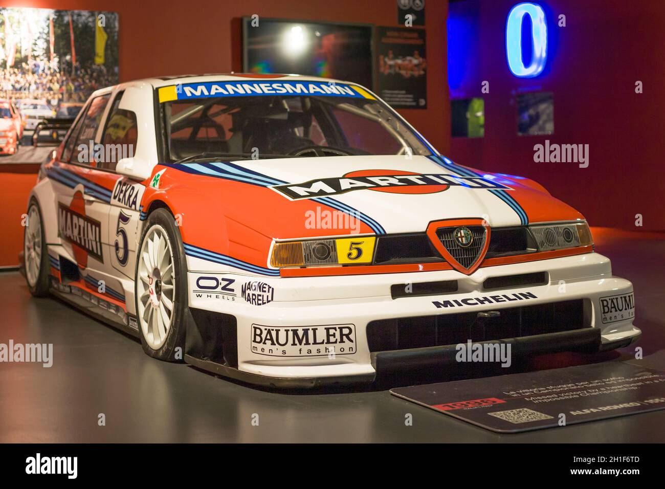 Turin, Italie - 13 août 2021 : alfa Romeo 155 V6 TI présentée au Musée national de l'automobile (MAUTO) à Turin, Italie. Banque D'Images
