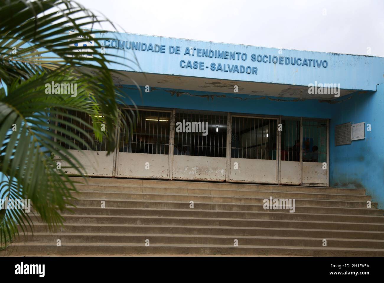 salvador, bahia / brésil - 6 août 2015 : façade de la Communauté des études de cas au Salvador. Le site abrite les délinquants adolescents. *** Légende locale Banque D'Images