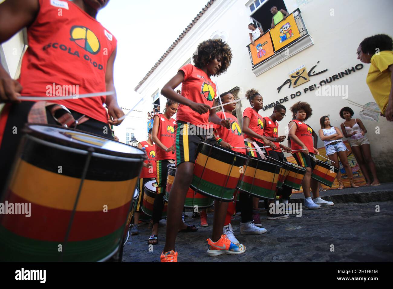 salvador, bahia / brésil - 25 avril 2017 : des membres de la bande Olodum sont vus lors d'une présentation à Pelourinho, Centre historique de la ville de S. Banque D'Images