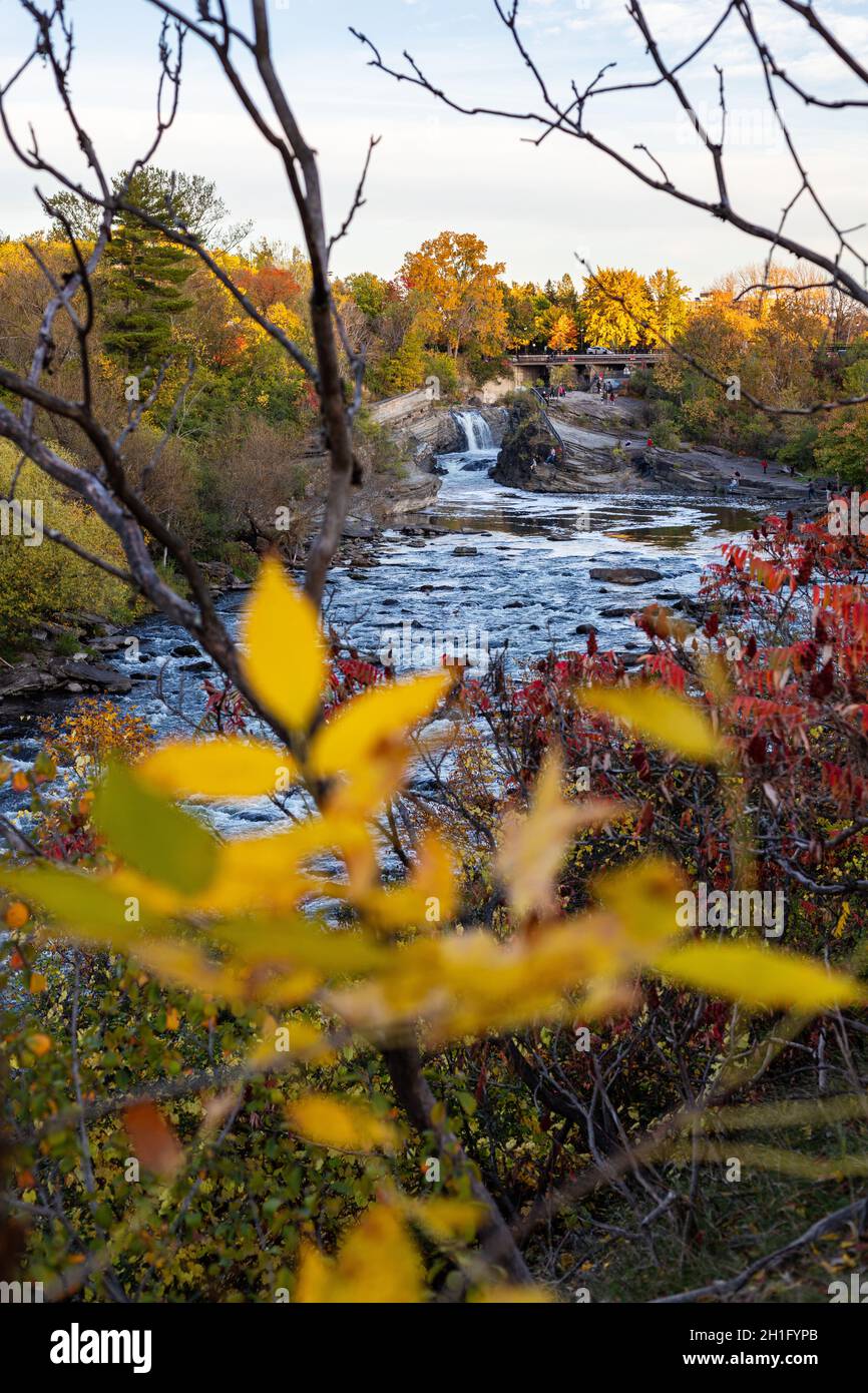 Chutes et pont Hog's Back, chutes d'eau des chutes Prince of Wales sur
