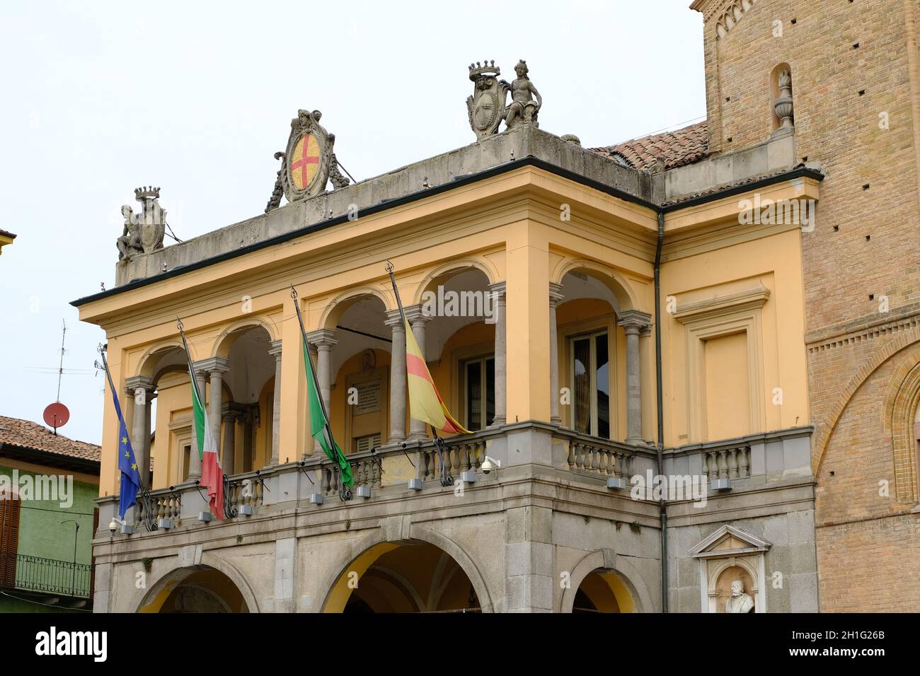Lodi, Lombardie, Italie vers 09-2021.Palazzo del Broletto, un palais néoclassique.Le bâtiment abrite l'hôtel de ville de la ville de po.Libre de droits Foto. Banque D'Images