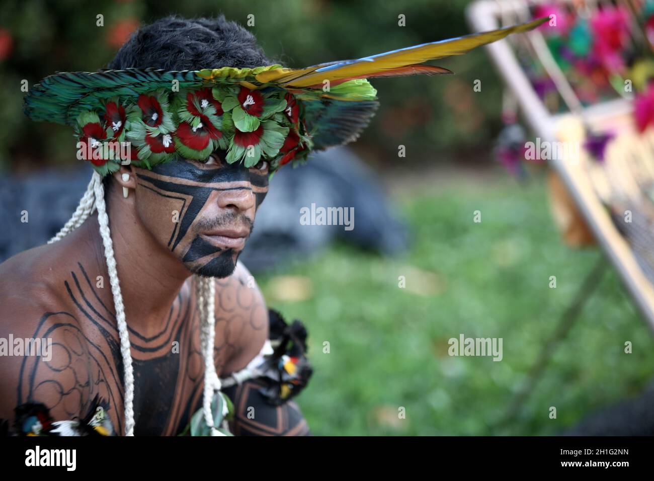 salvador, bahia / brésil - 21 septembre 2017: Pataxo Indien est vu pendant le Festival de printemps dans le quartier de Campo Grande à Salvador. *** Captio Banque D'Images