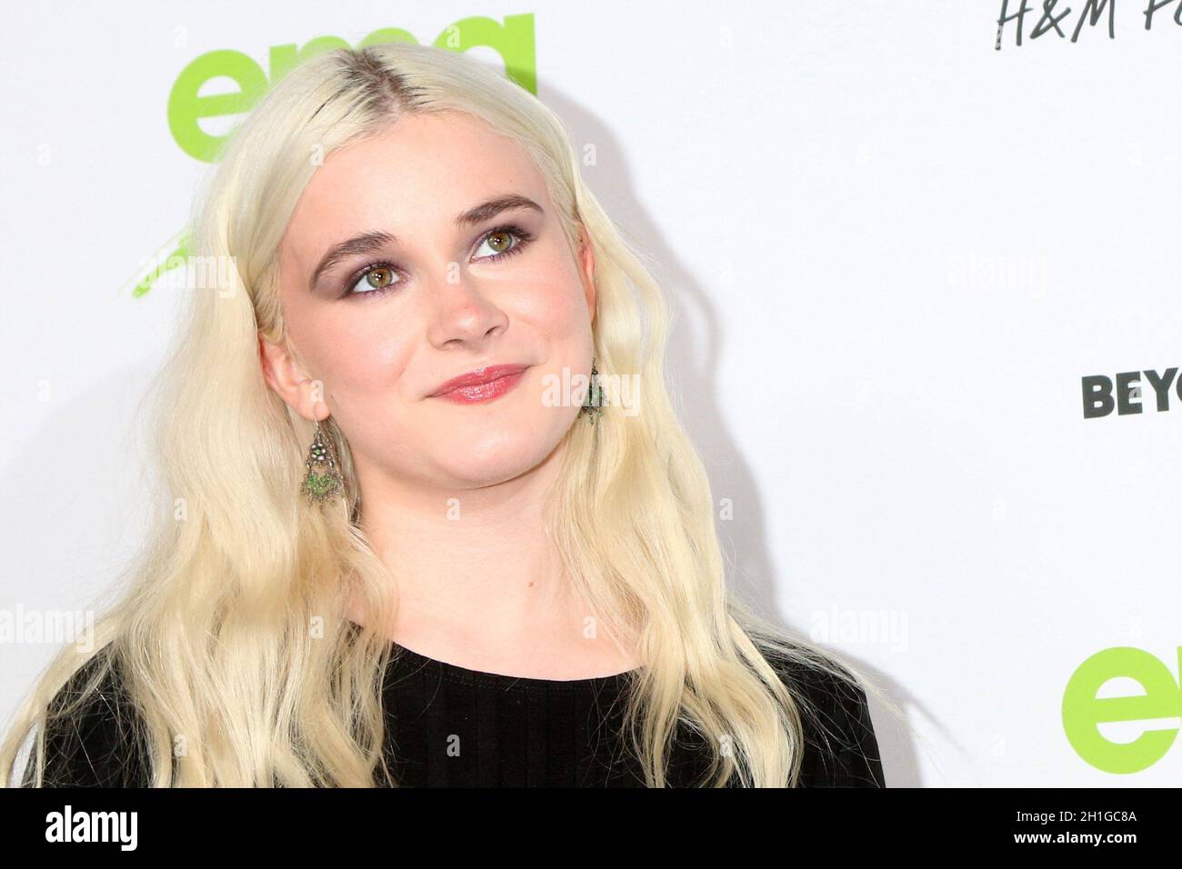 Harlow Jane à l'arrivée pour le gala des prix de l'Association des médias environnementaux (EMA), BVA LA, Los Angeles, CA le 16 octobre 2021.Photo de : Collection Priscilla Grant/Everett Banque D'Images