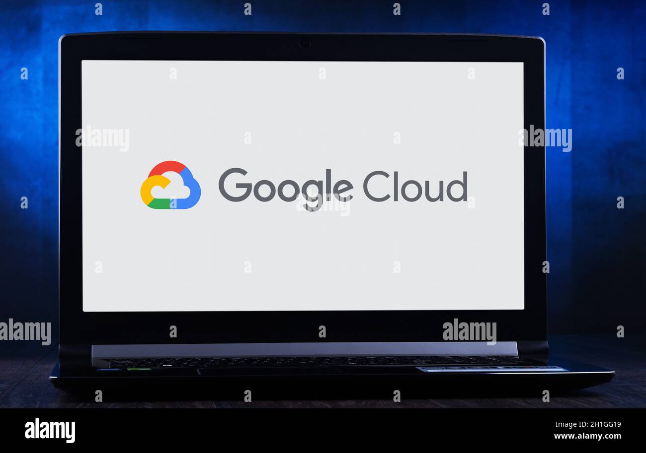POZNAN, POL - JUL 14, 2020: Ordinateur portable affichant le logo de Google Cloud Platform (GCP), offert par Google Banque D'Images