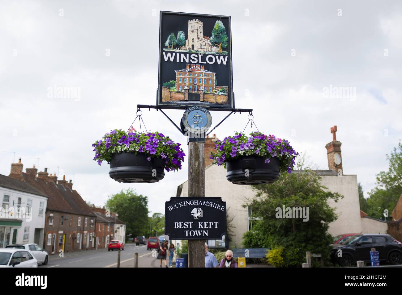 WINSLOW, Royaume-Uni - 25 juin 2021.Panneau de la ville traditionnelle du marché de Winslow, classé ville la mieux entretenue de Buckinghamshire.Meilleures villes rurales d'Angleterre, Banque D'Images