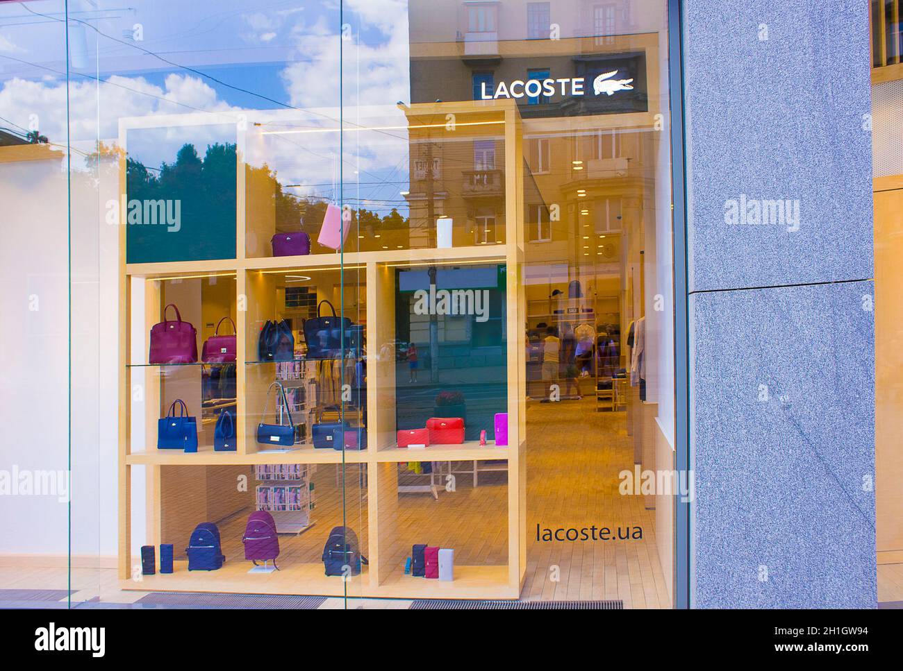 point de vente lacoste