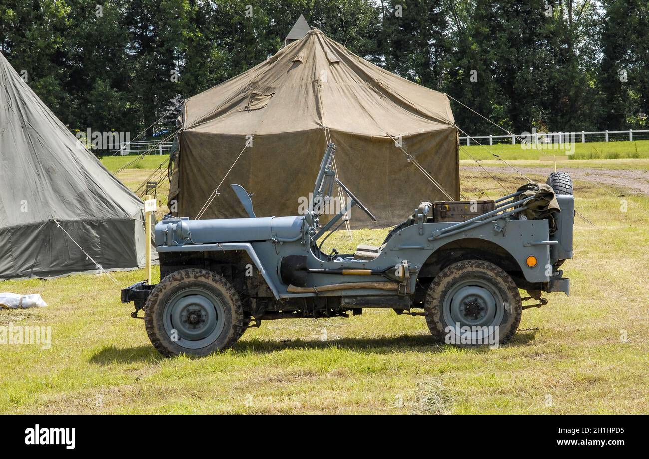 Jeep Militaire Américaine Arnold Vintage - Police Militaire Avec 4 Soldats GI - Tôle